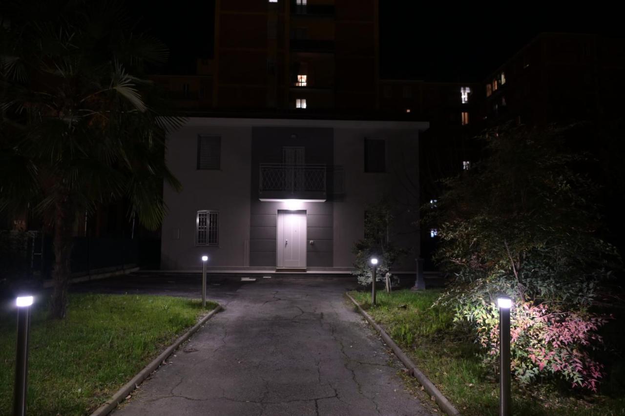 Grigio Perla Panigale, Villetta Con Giardino E Parcheggio Privato Fino A Tre Posti Auto - Un Oasi Di Tranqullita Bologna Exterior photo